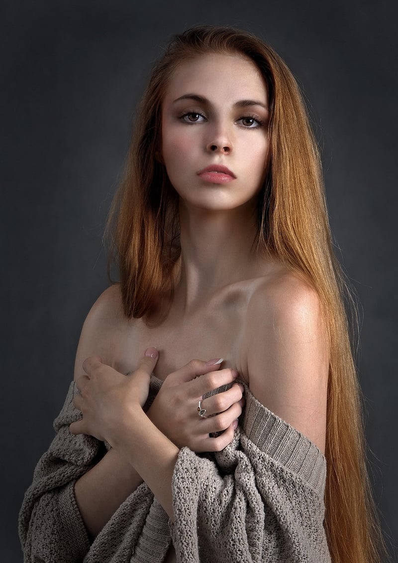 Woman wearing stylish accessories
